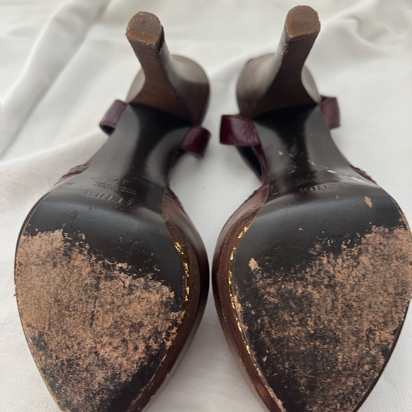 Fendi platform sandals with gold detail - Picture 9 of 11